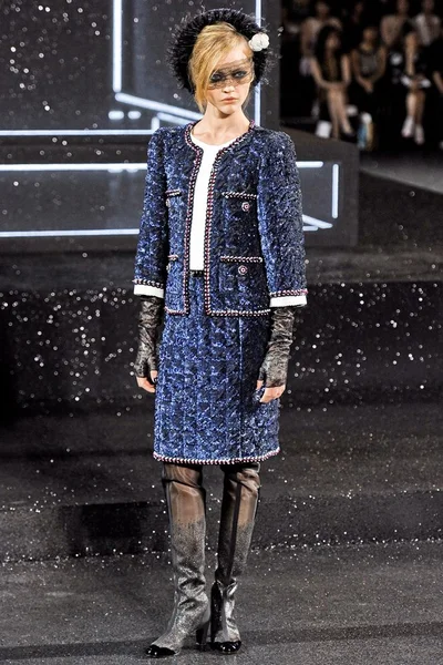 Look 27